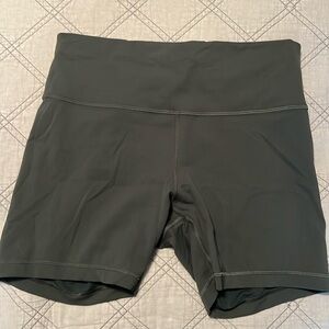 Lulu Wunder Train shorts Sz 14